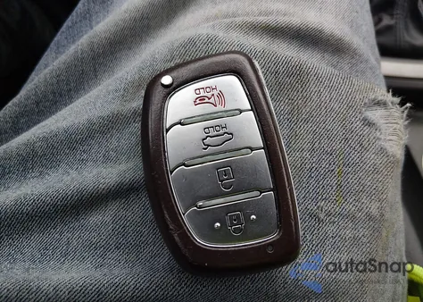 2017 Hyundai Elantra Limited z USA, uszkodzony, nr VIN 5NPD84LF4HH128502